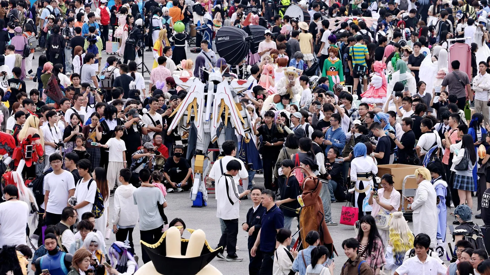 上海动漫嘉年华展会现场——小小绘本地动漫展览